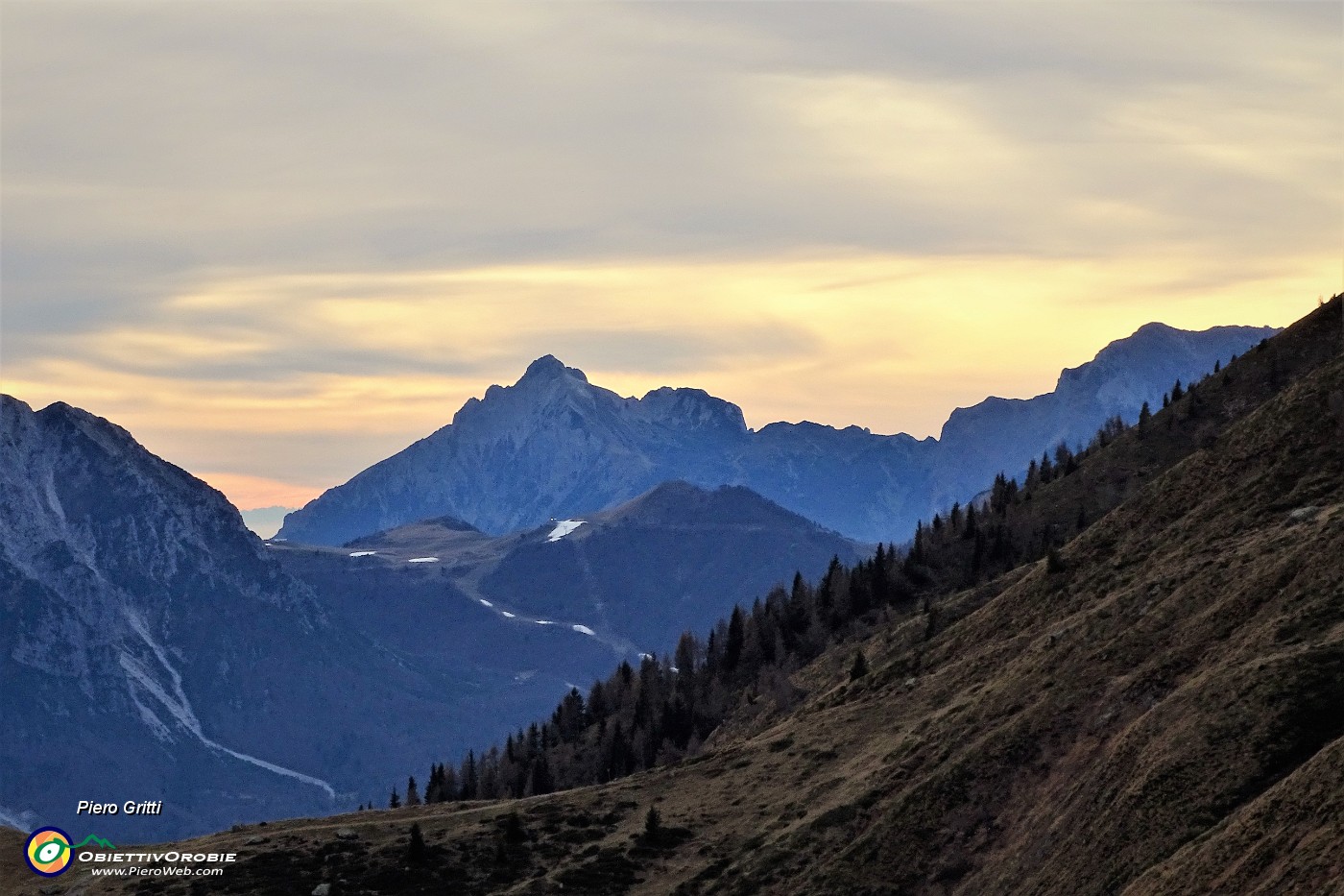 94 Le Grigne nei colori del tramonto.JPG